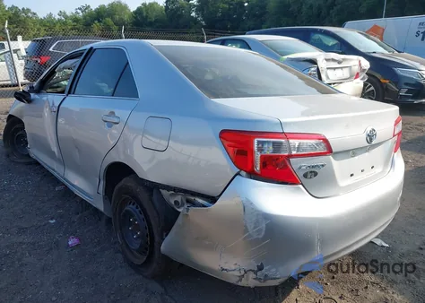 2012 Toyota Camry Le z USA, uszkodzony, nr VIN 4T1BF1FK5CU179750